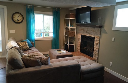 Hawkwood House | Executive Walkout Suite In The NW