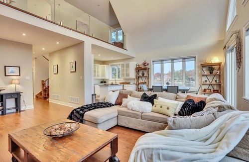 Wasaga Beach Cottage | EXECUTIVE WATERFRONT LIVING AT ITS FINEST! WELCOME to this immaculate home!