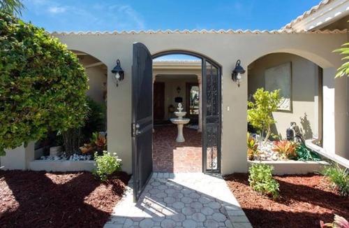 St. Petersburg House | Executive Waterfront (Sailboat Water) Home on Tampa Bay