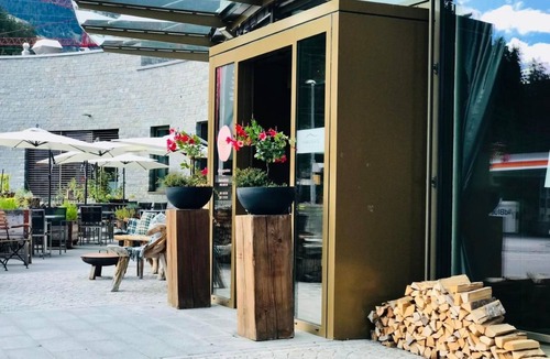 Laax Apartment | Exklusive Ferienwohnung im Hotel mit Wellness by Interhome
