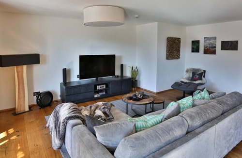 Laax Apartment | Exklusive Ferienwohnung im Hotel mit Wellness by Interhome