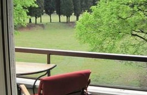 Maroggia Apartment | Exklusives Apartment, am Luganersee, mit Außenpool by Interhome