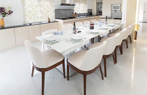 Eschenz House | Exklusives Reihenhaus