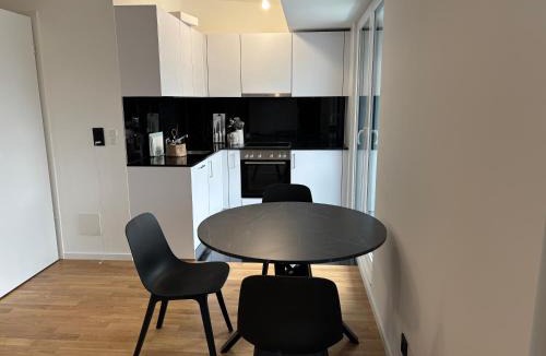 Lausanne Apartment | Expérience unique à Lausanne, Top floor Apartment on Lausanne Train Station