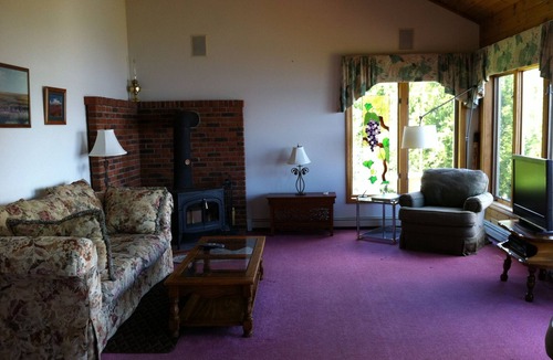 North Hero House | Expansive 3 BR 2 Bath Lakefront Home - Dog Friendly - Boat Lift Available