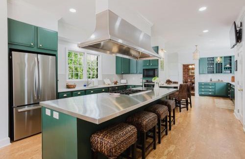 Fowlstown House | Expansive 85Acre Villa Pool Fire Pit