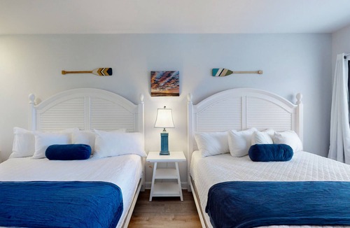 Lower Township Hotel | Expansive Double King Room for a Luxurious Group Stay