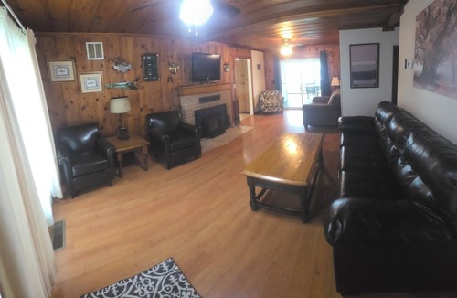 Mountain Home House | Expansive Executive LakeHouse #19w/Jacuzzi &Fireplace with views of Norfork Lake