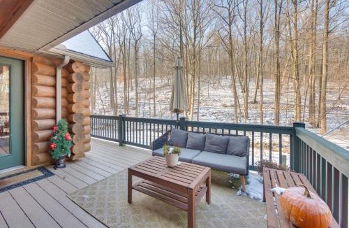 New Providence House | Expansive Group Getaway: 11 Mi to Lancaster!
