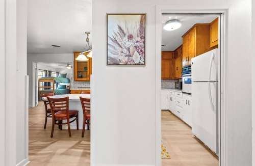 Abilene House | Expansive Living Area | Sleeps 12 | Near ACU