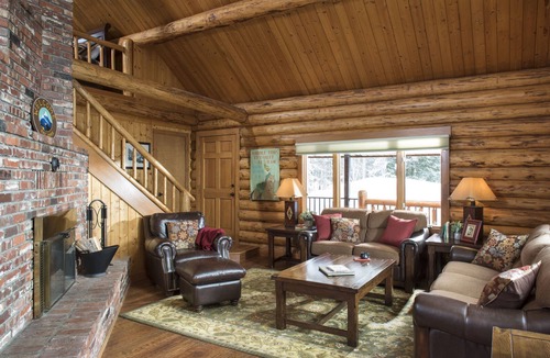 West Glacier Cabin | Expansive Log Home Lodge with Resort Amenities