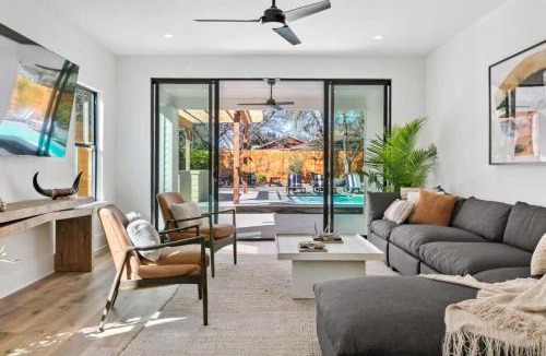 East MLK House | Expansive Luxury Duplex with Shared Pool
