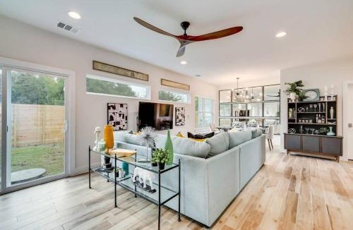 East MLK House | Expansive Luxury Escape with Private Pool