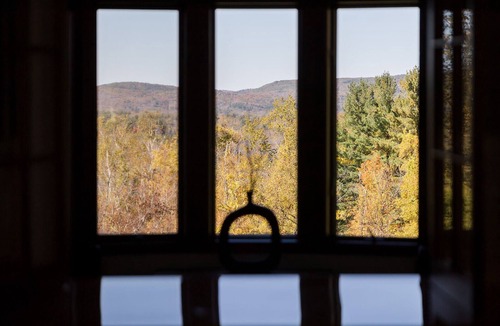 West Stockbridge House | Expansive Mountainside Escape by Evergreen Home