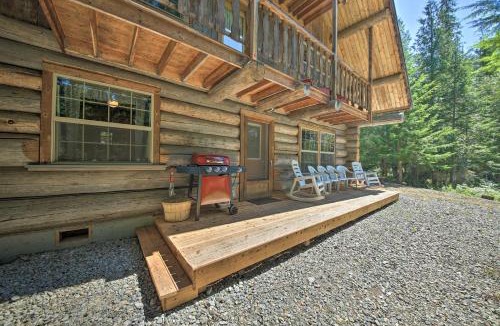 Bonners Ferry House | Expansive Moyie Riverfront Cabin - Pets Welcome!