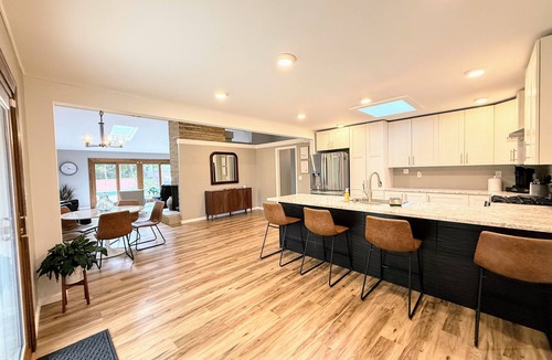 Gahanna House | Expansive, open, and inviting in Columbus. Luxurious, light filled sanctuary.