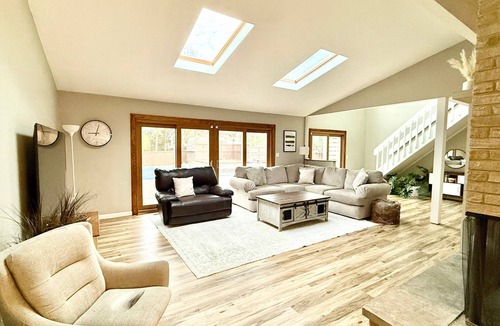 Gahanna House | Expansive, open, and inviting in Columbus. Luxurious, light filled sanctuary.