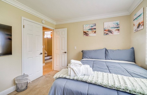Tracy House | Expansive Tracy Home w/Patio & Fire Pit!