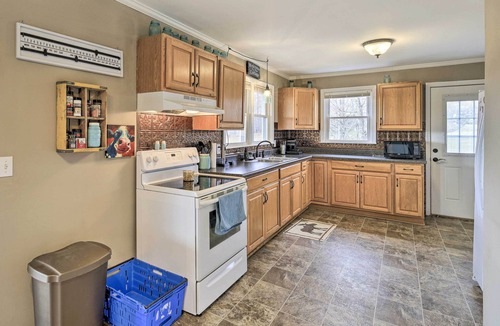 Sparta House | Expansive Yard, Beautiful Views! Sparta Getaway