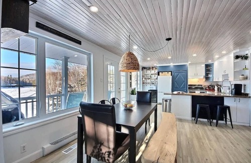 Saint-David-de-Falardeau Ski Chalet | Expatrié | Tavata Chalets | calme et lac