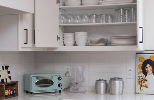 Donelson House | Experience 3 bedroom vibrant mid-century style and rock-n-roll spirit blend.