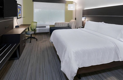 Missouri City House | Experience a Luxurious & Comfortable Staycation!