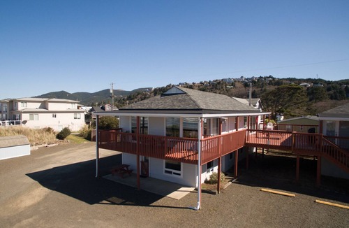 Rockaway Beach Condo | Experience Affordable Pet Friendly Oceanfront Lodging with Amazing Views