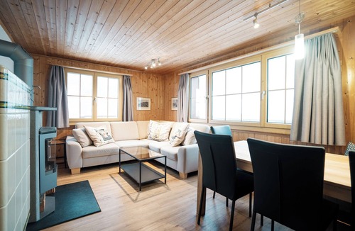 Amden House | "Experience Alpine Bliss: Family-Friendly Chalet with Stunning Views!"