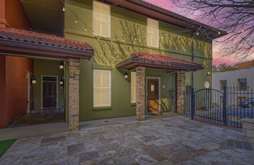 West Campus House | Experience Austin + 3 BR + 5 mins to Downtown!