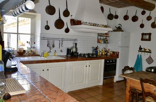 Merindol House | Experience authenticity at La Marquise