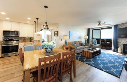 Townsite Condo | Experience Breathtaking Ocean Views from Every Room in This West-Facing Condo