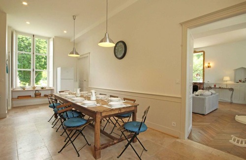 Bellavilliers Cottage | Experience Castle Charm with WiFi in Bellavilliers
