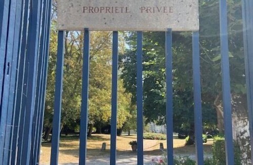 Avaray Apartment | Experience castle life for a few days.