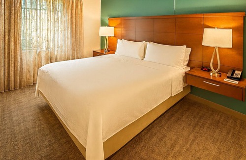 Plantation Hotel | Experience Comfort and Convenience! 4 Kid-friendly Units w/Free Breakfast