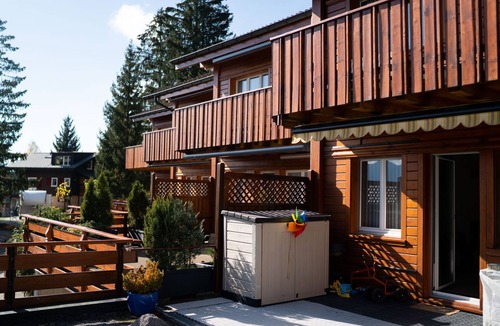 Mitloedi Apartment | "Experience Comfort and Adventure at Ferienhaus Bergblick in Amden!"
