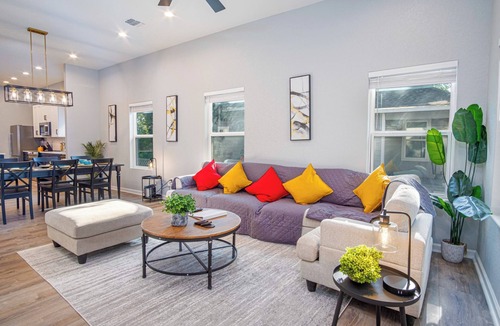 Denver Heights House | Experience Convenience w/4BR/2.5BA Near Alamodome