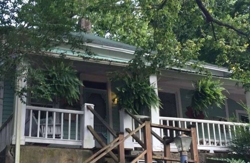 Eureka Springs Historic District Cottage | Experience Downtown in Cottage Downtown Eureka Springs