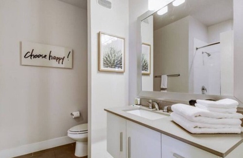 King William Apartment | Experience Downtown Studio Near River Walk