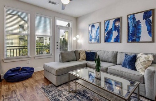 King William Apartment | Experience Downtown Studio Near River Walk
