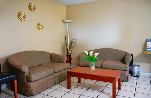 Duncan Hotel | Experience Duncan From Stay With Parking Near Sonic And Petticoat