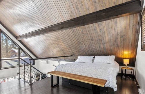 Shannon Ski Chalet | Experience family relaxation by the lake