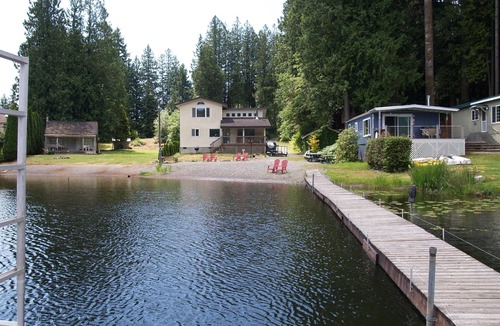 Sedro-Woolley House | Experience lake life! Beachfront 3BR, steps from a private beach.