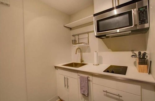 Uptown Historic District Apartment | Experience living in the heart of beautiful Uptown New Orleans!
