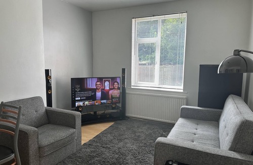 Downham House | Experience London with Easy