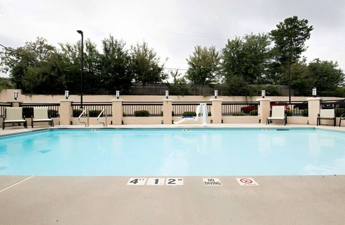 Stone Mountain House | Experience Luxury Escape and Elegant Staycation