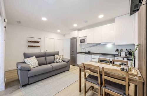 Colonia de la Prensa Apartment | Experience Madrid Like a Local – New Apartment