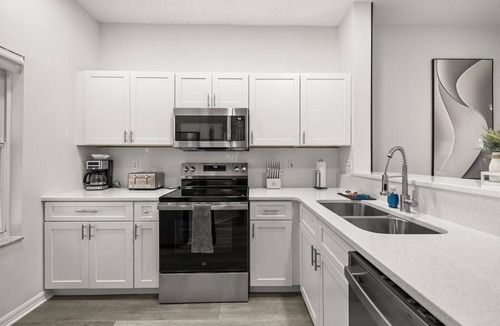Crystal Cove House | Experience May like never before. Book now and receive a personalized gift plus special cleaning discounts!