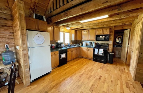 Edgemont House | Experience Peace & Tranquility like never before!