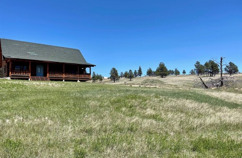 Edgemont House | Experience Peace & Tranquility like never before!