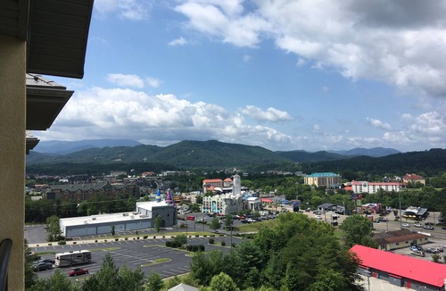 Pigeon Forge Condo | Experience Pigeon Forge near Titanic Museum